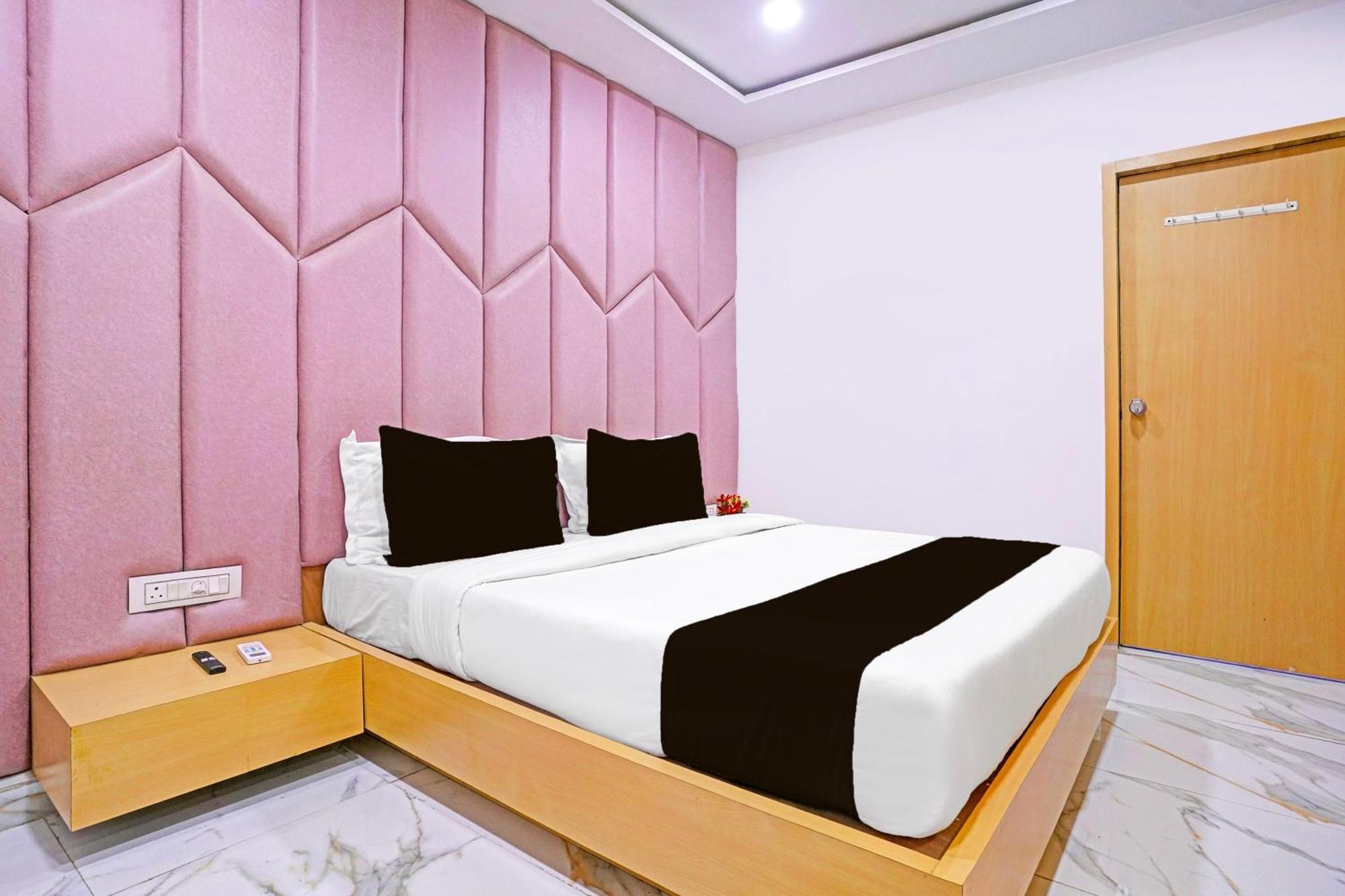 Hotel O Patang 24 アーメダバード エクステリア 写真